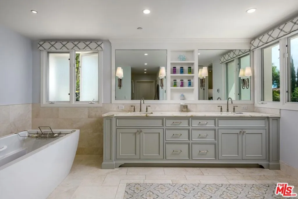 Santa Barbara, California 93108, United States, 5 Bedrooms Bedrooms, ,7 BathroomsBathrooms,Residential,Active,158705