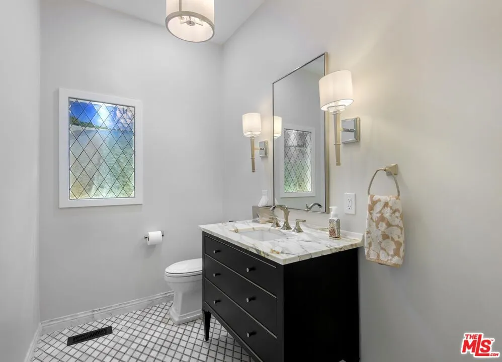 Santa Barbara, California 93108, United States, 5 Bedrooms Bedrooms, ,7 BathroomsBathrooms,Residential,Active,158705