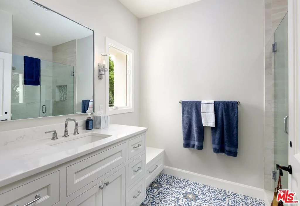 Santa Barbara, California 93108, United States, 5 Bedrooms Bedrooms, ,7 BathroomsBathrooms,Residential,Active,158705