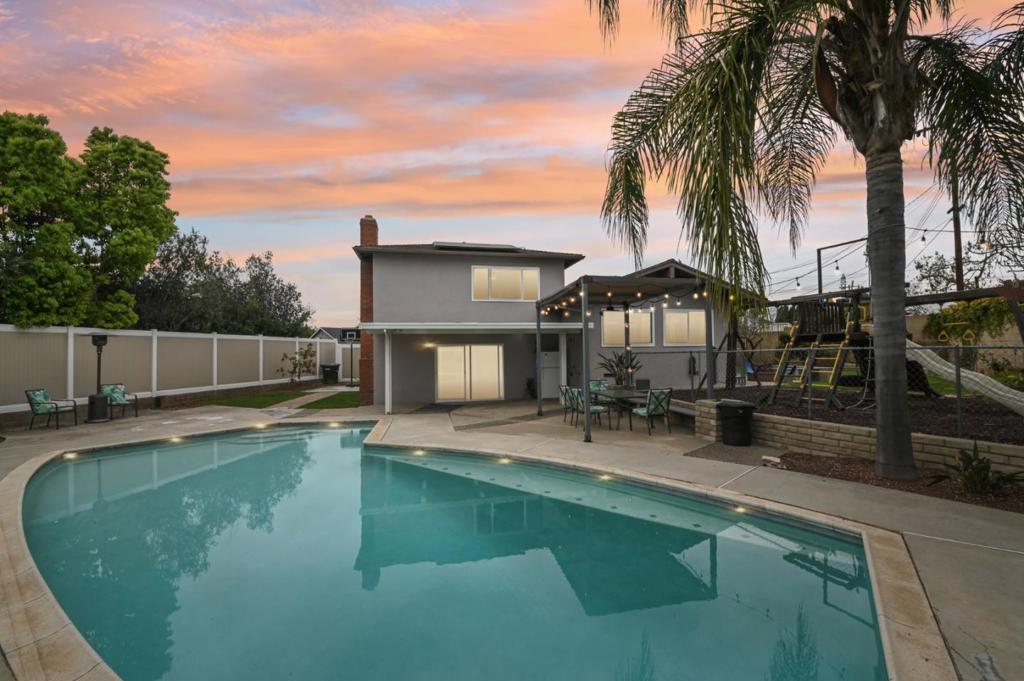 1417 N Center Street