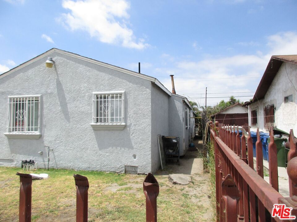427 E 98th Street