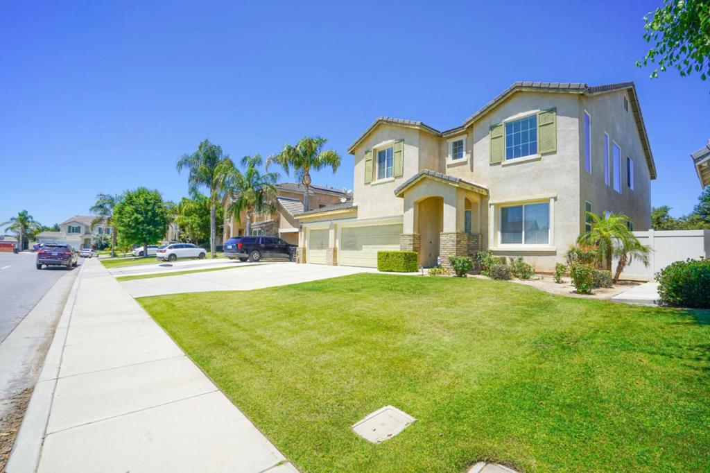 10708 DESERT VIEW Place