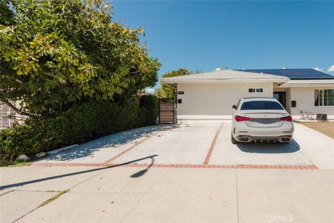 Photo of 13427 Bracken Street, Arleta, CA 91331 (MLS # SR26198392)