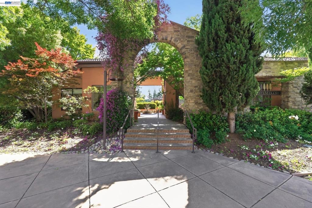 39109 Guardino Dr DR
