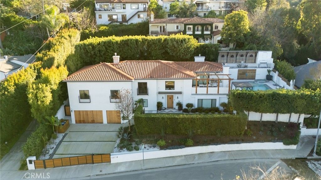 Photo of 13714 Valley Vista, Sherman Oaks, CA 91423 (MLS # SR26001099)