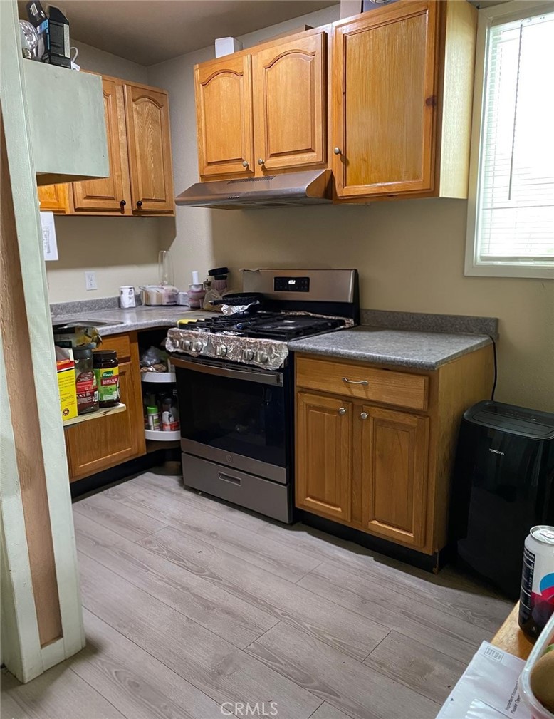 1238 E 100th