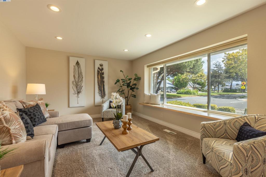 THE LAKE - Residential