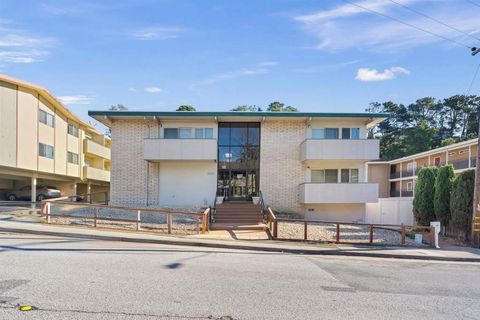 Photo of 3223 Glendora Dr Dr, San Mateo, CA 94403 (MLS # 41121432)