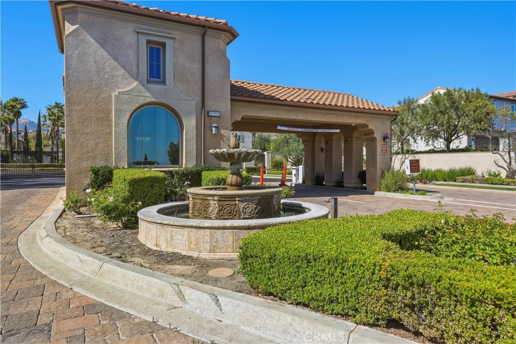 20292 Paseo Almendra
