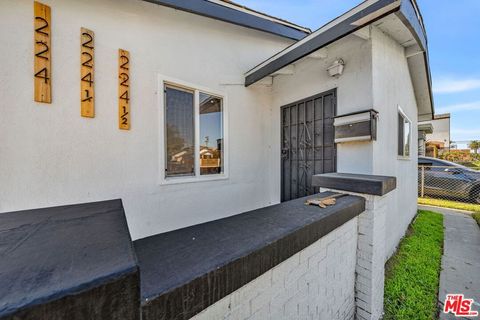 Photo of 224 W 84th Street, Los Angeles, CA 90003 (MLS # 26647291)