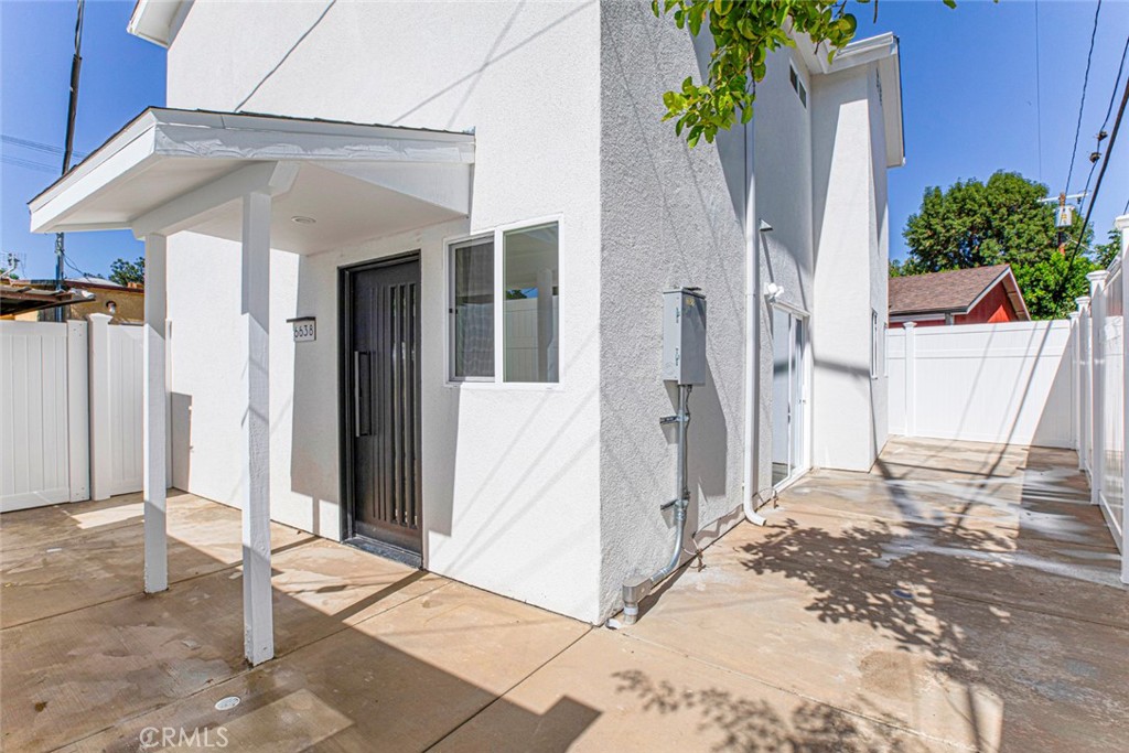 6638 Lindley Avenue