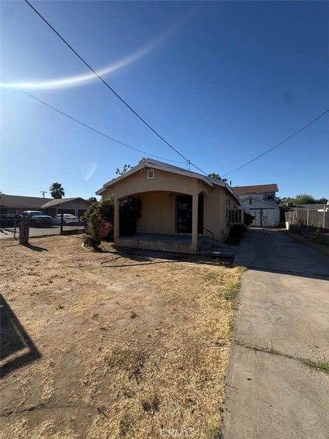 Photo of 4079 E Heaton Avenue, Fresno, CA 93702 (MLS # FR26127098)