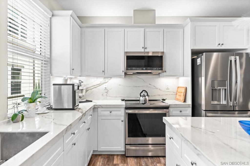 543 W Foothill Blvd 120