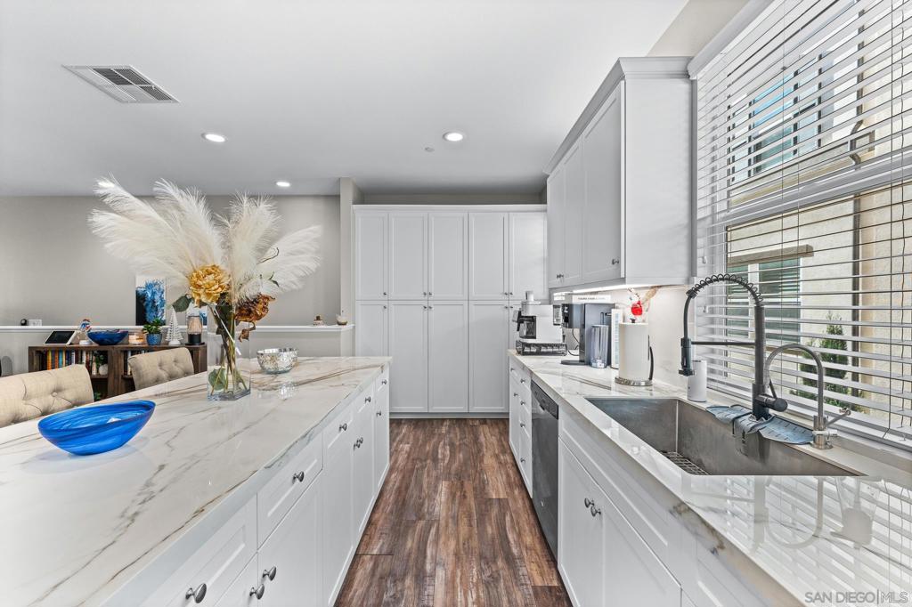 543 W Foothill Blvd 120