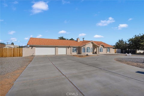 Photo of 20158 Yucca Loma Road, Apple Valley, CA 92307 (MLS # HD26232236)