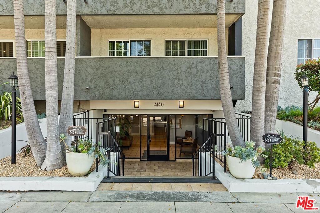 Spacious, immaculate and bright one bedroom, one bath home in an A+ Toluca Lake area location, complete with Burbank services, all within walking distance to Toluca Lake Village, Lakeside Golf Club, Warner Bros, Disney and Universal Studios with easy freeway access to downtown and westside. Step onto gleaming hardwood floors and enjoy the open floor plan, cook's kitchen and balcony for easy and comfortable entertaining. Multiple closets and ample storage. Healthy Homeowners Association and recent building improvements include new roof, upgraded pool decks and security system. A special property in an outstanding location. Move in and create memories!