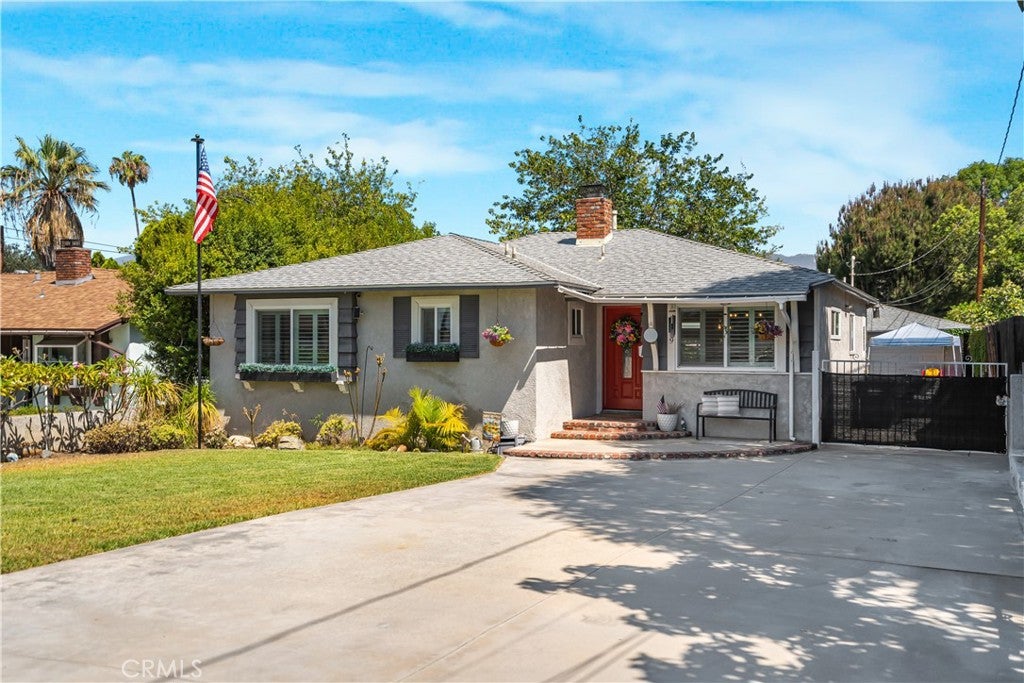 409 E Juanita