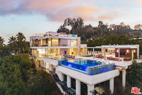 1460 Laurel Way Beverly Hills CA 90210