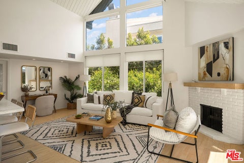 Photo of 10800 Holman Avenue #6, Los Angeles, CA 90024 (MLS # 26874119)