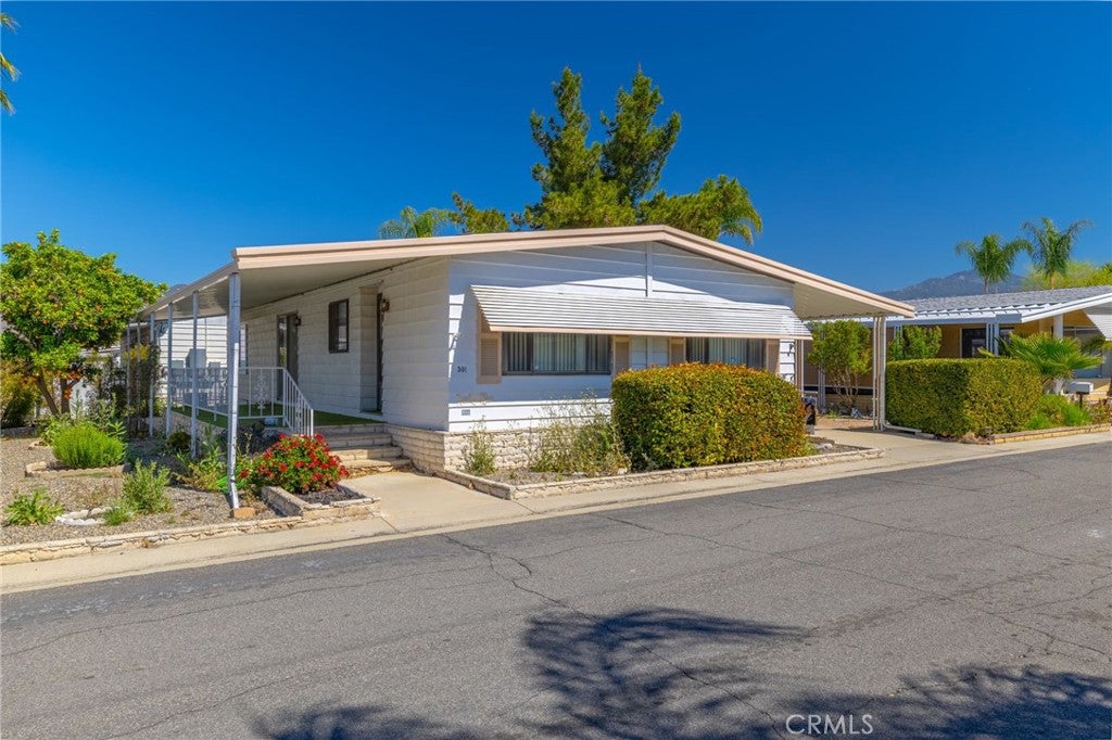 881 N Lake N 301