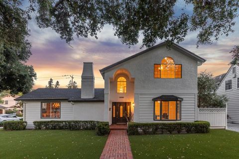 Photo of 1722 University Avenue, San Jose, CA 95126 (MLS # ML82044822)