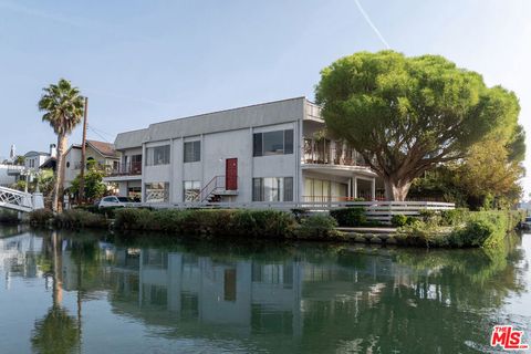 2300 Grand Canal Venice CA 90291