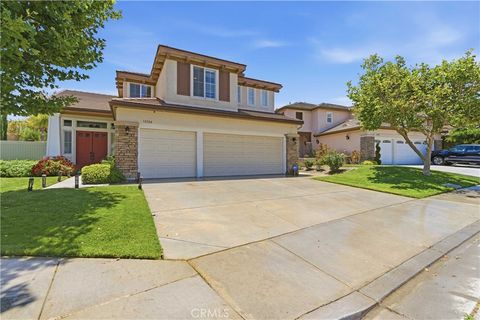 Photo of 18304 Avocet Court, Canyon Country, CA 91387 (MLS # SR26121445)