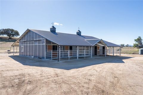 Tiny photo for 7790 Airport Road, Paso Robles, CA 93446 (MLS # NS26096797)