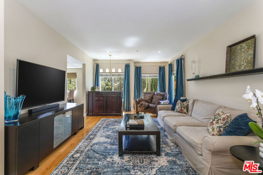 3943 Avenida Del Sol
