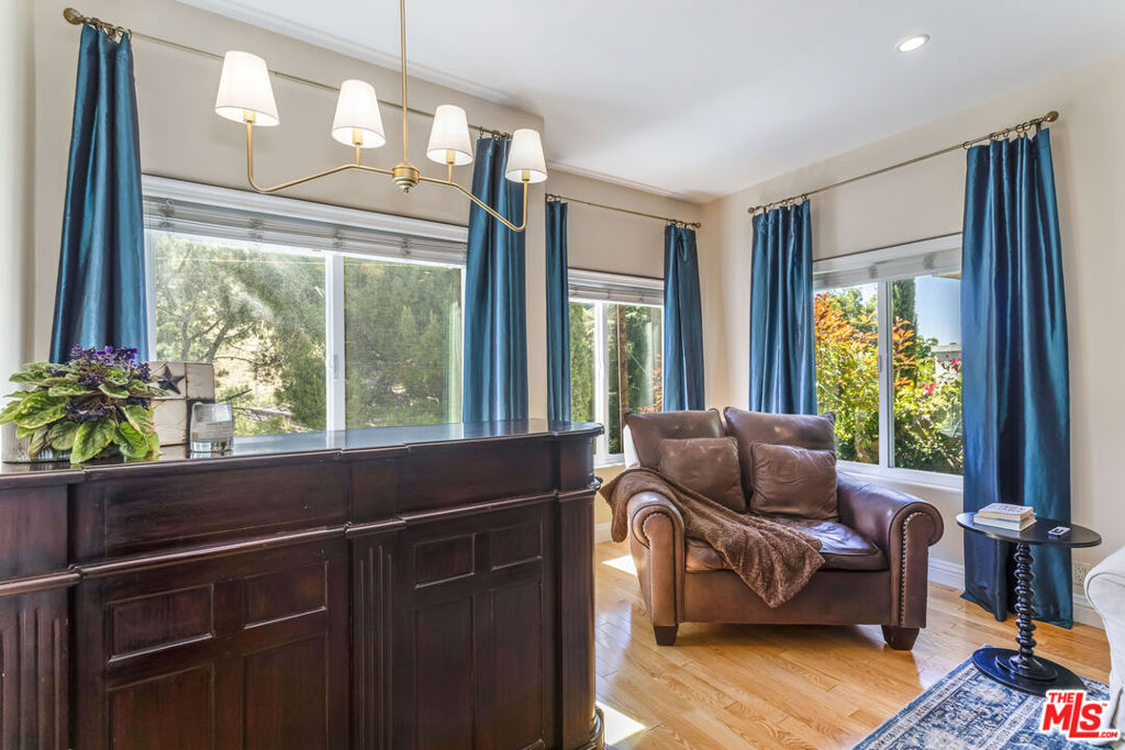3943 Avenida Del Sol