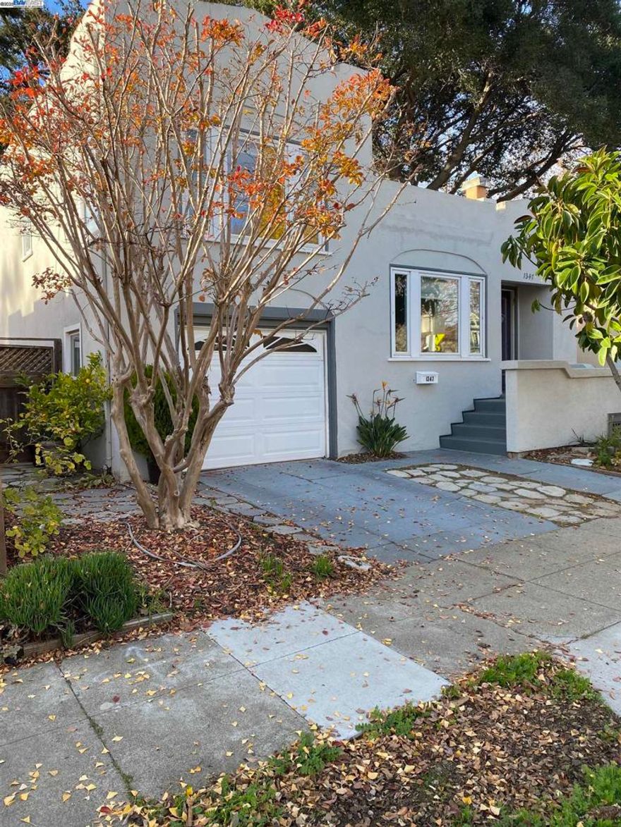 Charming 900 SQ. Ft. home with great potential. This property offers a functional and feature hardwood floor in the living room and bedrooms. The kitchen and outdoor areas present an excellent opportunity for a buyer to update and personalize. With some TLC, this home can be transformed into a cozy and inviting residence. New interior paint. Gold Coast Edge location.