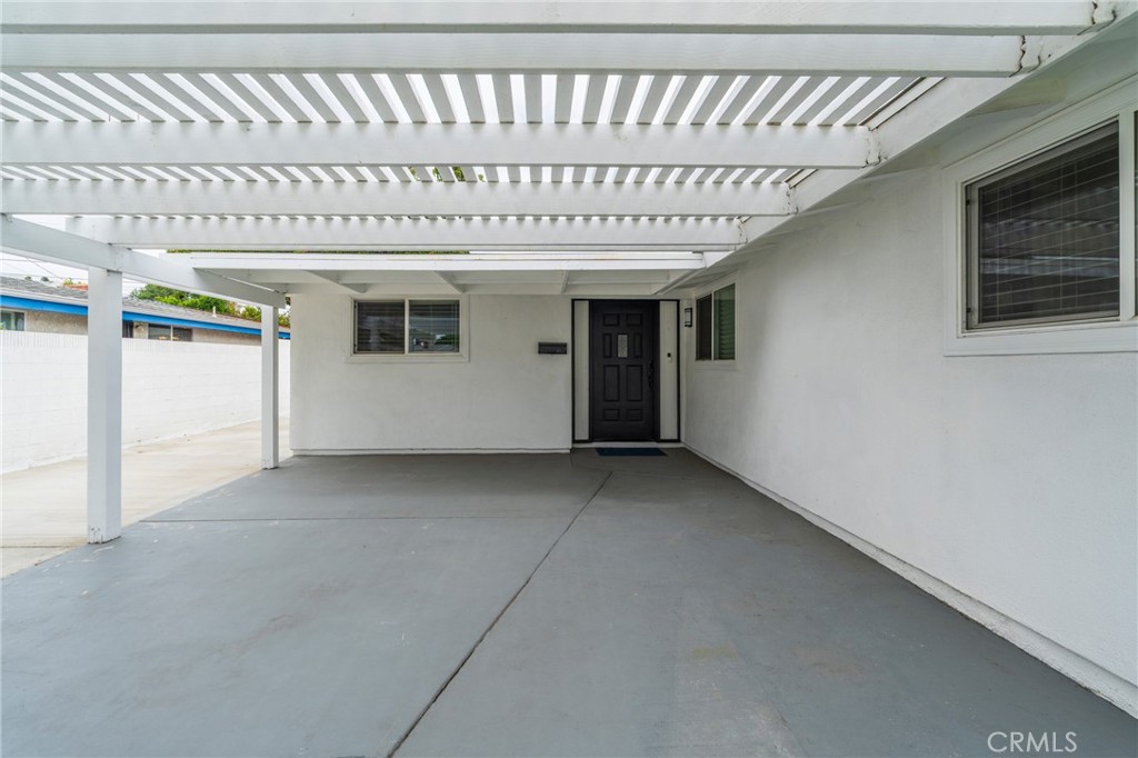1925 W Beacon Avenue