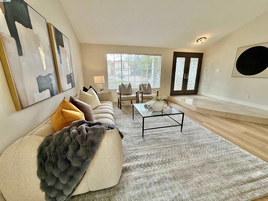 RHONEWOOD - Residential