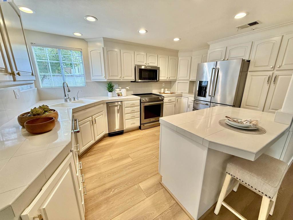 RHONEWOOD - Residential