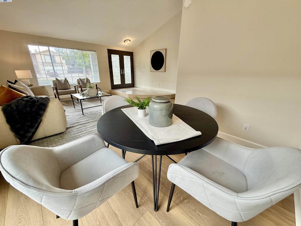 RHONEWOOD - Residential