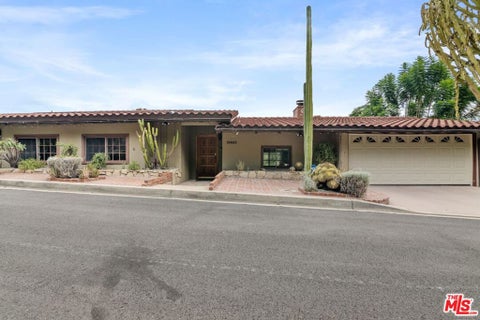 Photo of 13463 Rand Drive, Sherman Oaks, CA 91423 (MLS # 26989321)