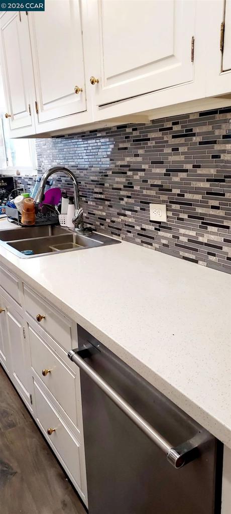 1712 1712 OAKMEAD DR