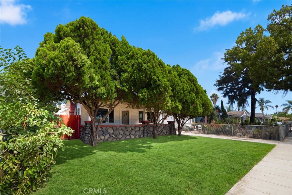 755 E Monterey Avenue