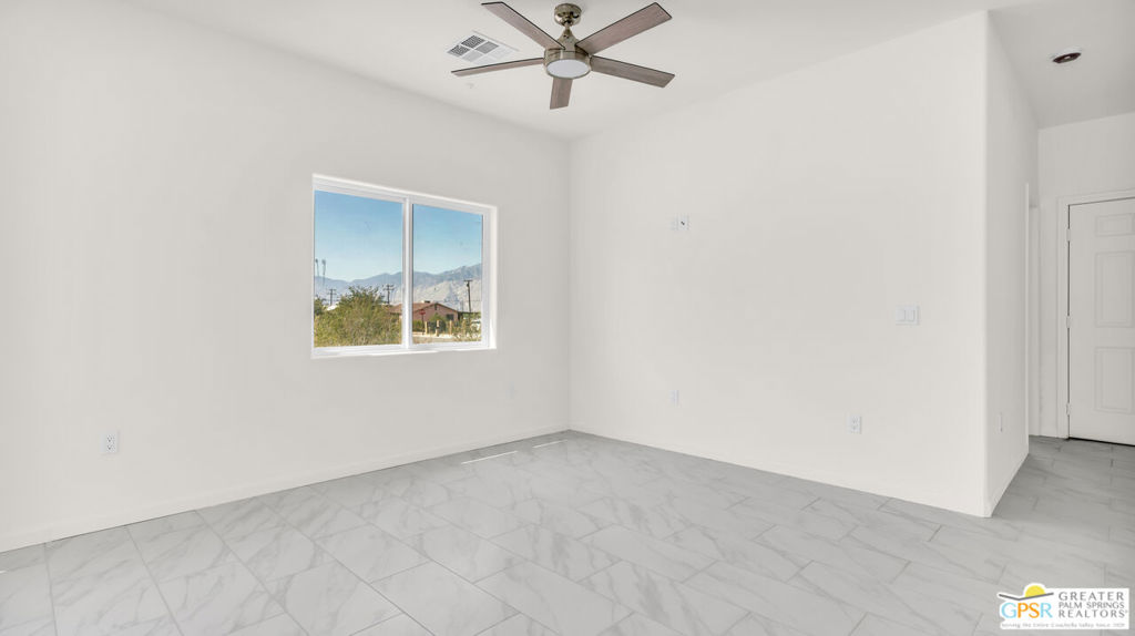 16388 Avenida Rambla