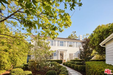 Photo of 28830 Hampton Place, Malibu, CA 90265 (MLS # 26667587)