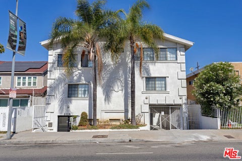 Photo of 2129 Crenshaw Boulevard, Los Angeles, CA 90016 (MLS # 26860095)