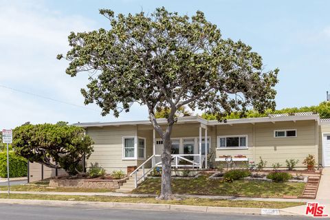Photo of 5283 Thornburn Street, Los Angeles, CA 90045 (MLS # 26705679)
