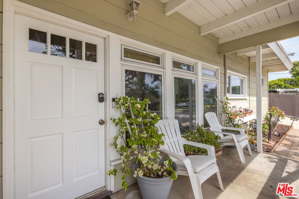 Photo of 5283 Thornburn Street, Los Angeles, CA 90045 (MLS # 26705679)