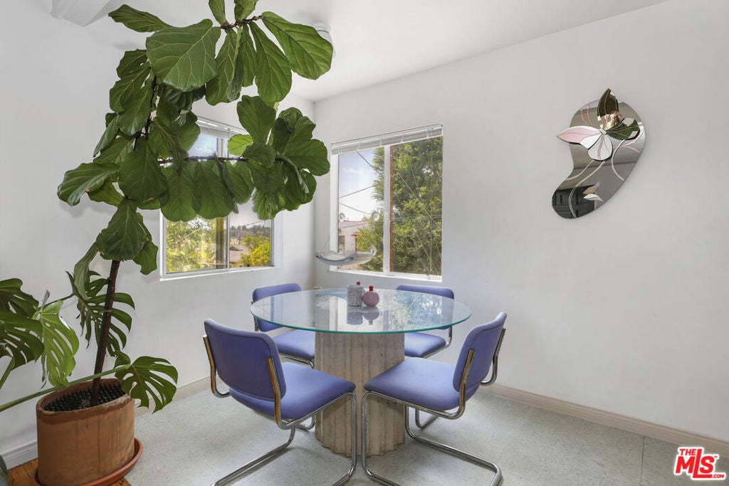 2986 Waverly Drive