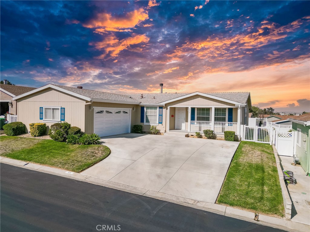 10961 Desert Lawn Drive 428