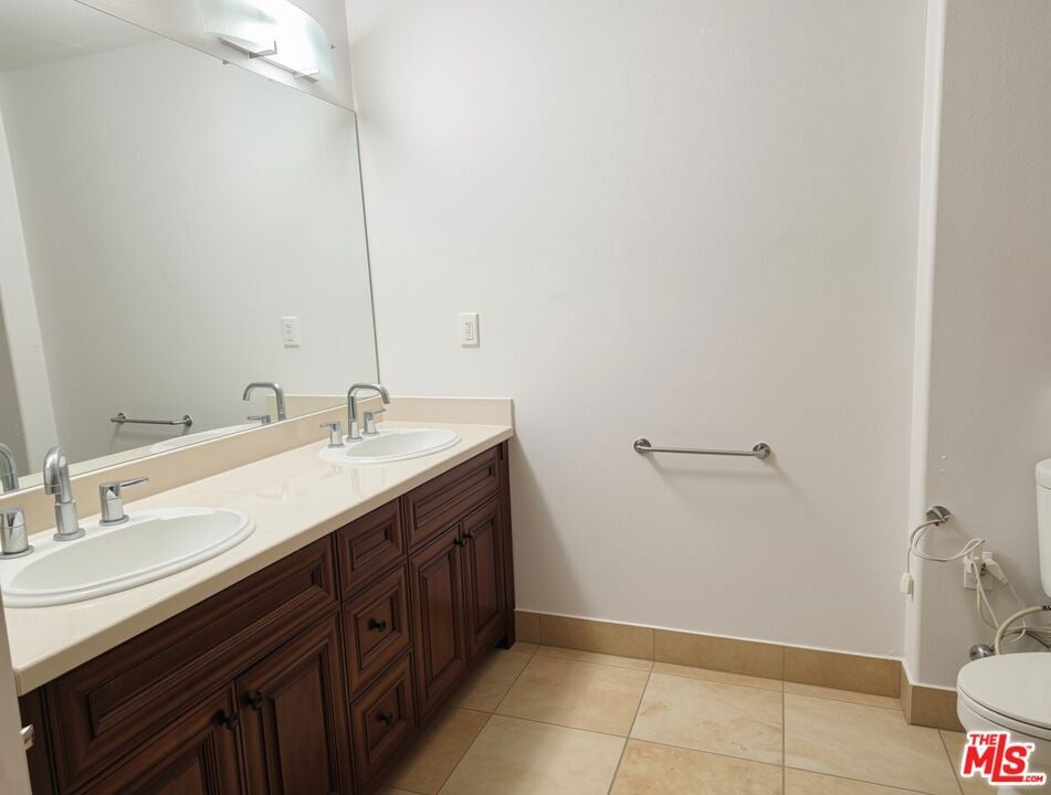 1026 S Oxford Avenue 204, Los Angeles CA 90006