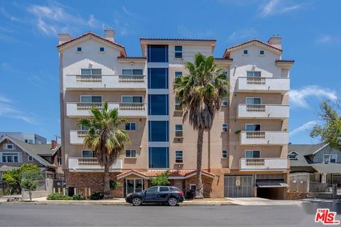 Photo of 1026 S Oxford Avenue #204, Los Angeles, CA 90006 (MLS # 26855659)