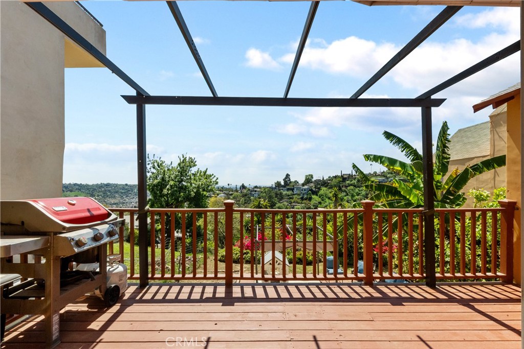 Properties 3 637 Sunnyhill Drive