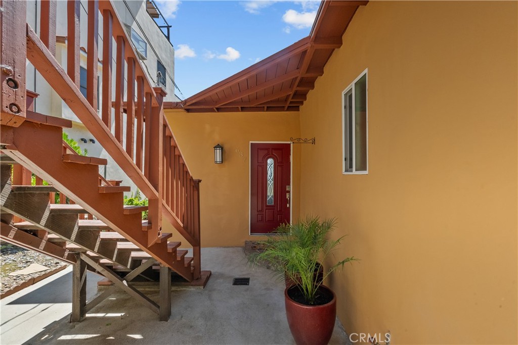 Properties 1 637 Sunnyhill Drive