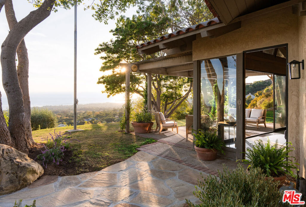 2200 Bella Vista Drive